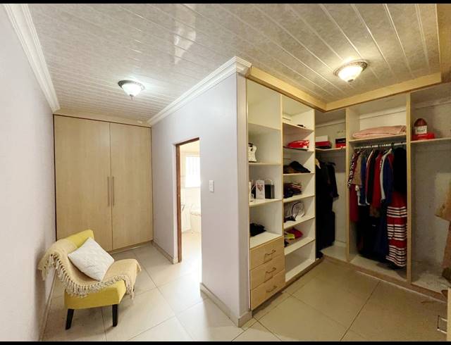 8 BEDROOM HOUSE FOR SALE IN BENDOR